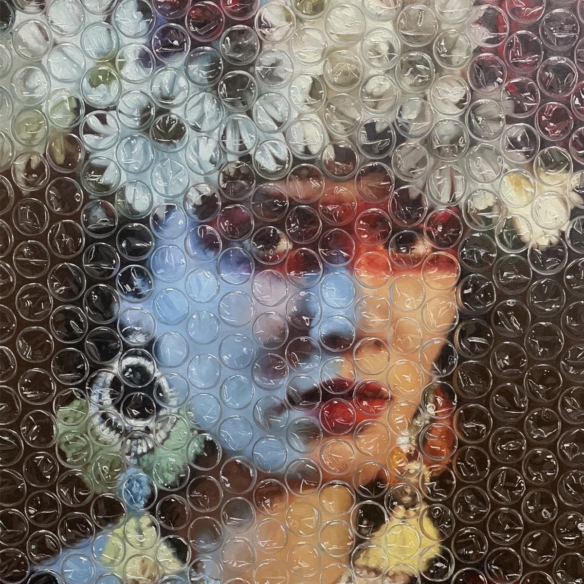 Darian Mederos: Hiding Behind Bubble Wrap in Hyper-Realistic Paintings